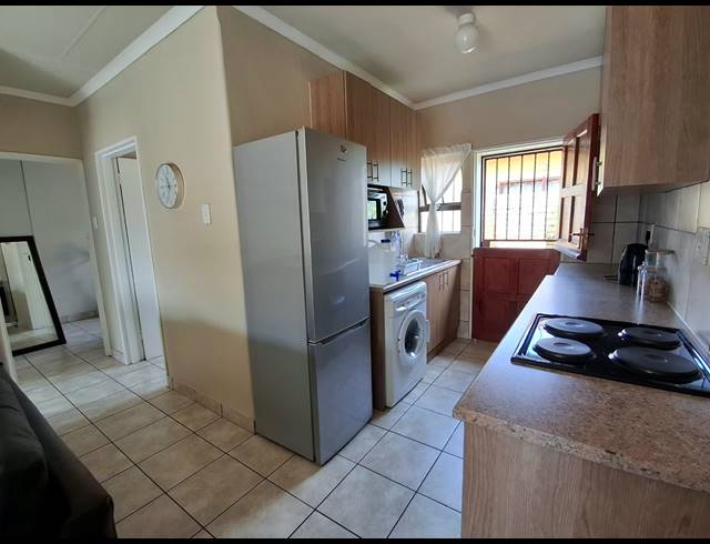2 BEDROOM TOWNHOUSE FOR SALE IN VAALPARK